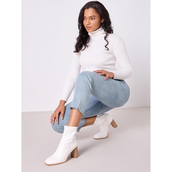 Women's White Chunky Block Heel Square Toe Side Zipper Short Booties - Picture 7 of 9